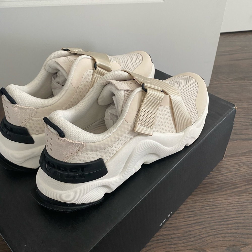 Sorel Womens Sneakers in Beige and Black Kinetic 8 NIB - Picture 5 of 5